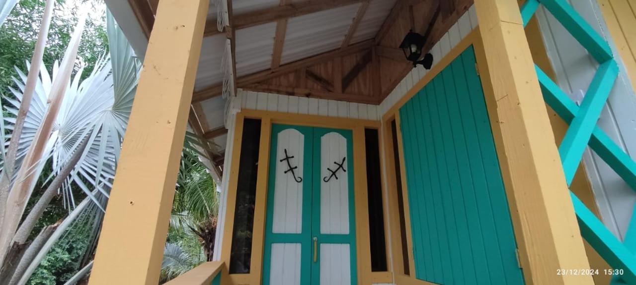 Hotel Yellow Home Providencia Isla South West Bay Dış mekan fotoğraf